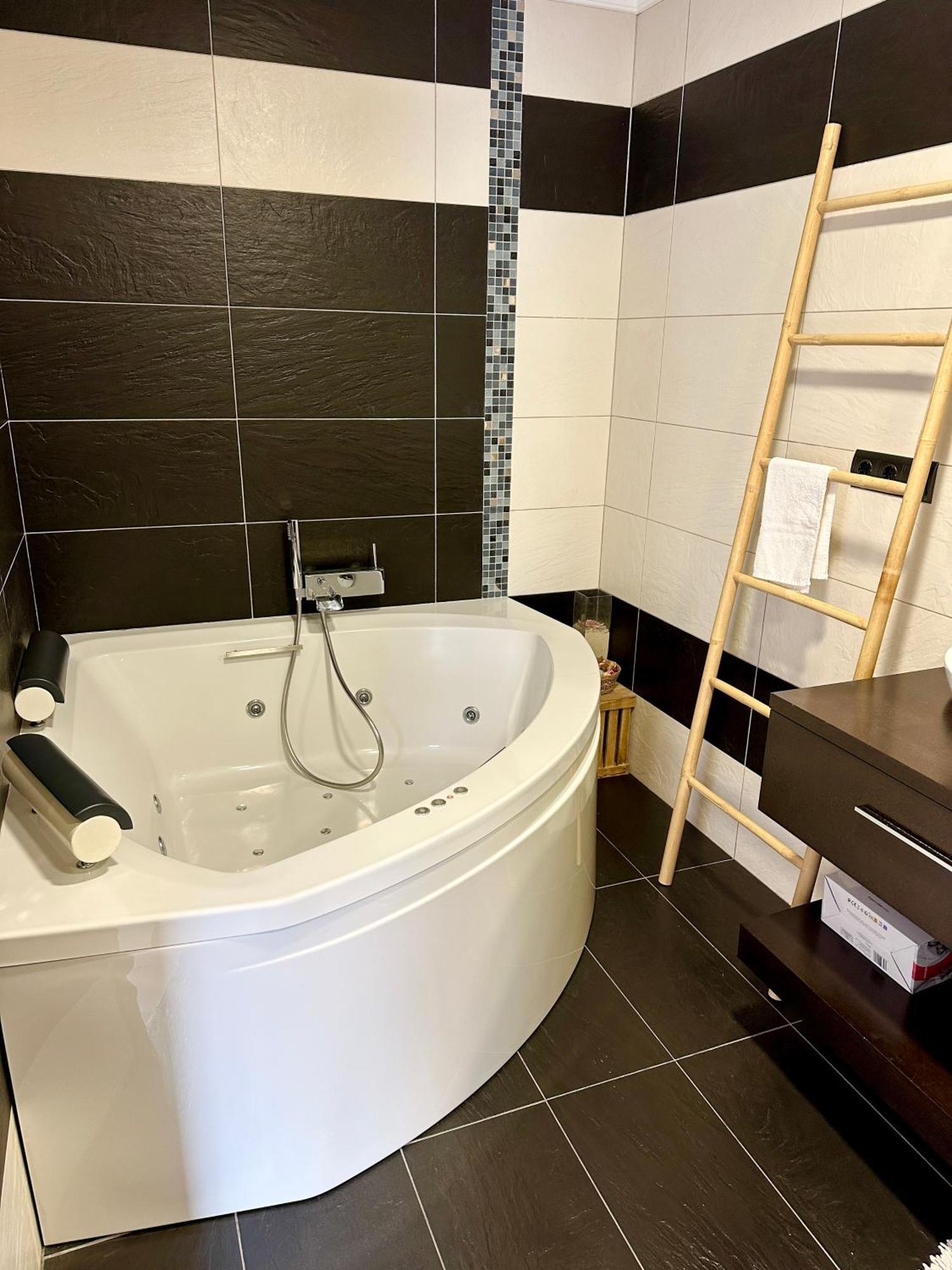 Casa Con Jacuzzi Y Piscina Con Vistas Al Castillo Corbera de Alcira Exterior photo